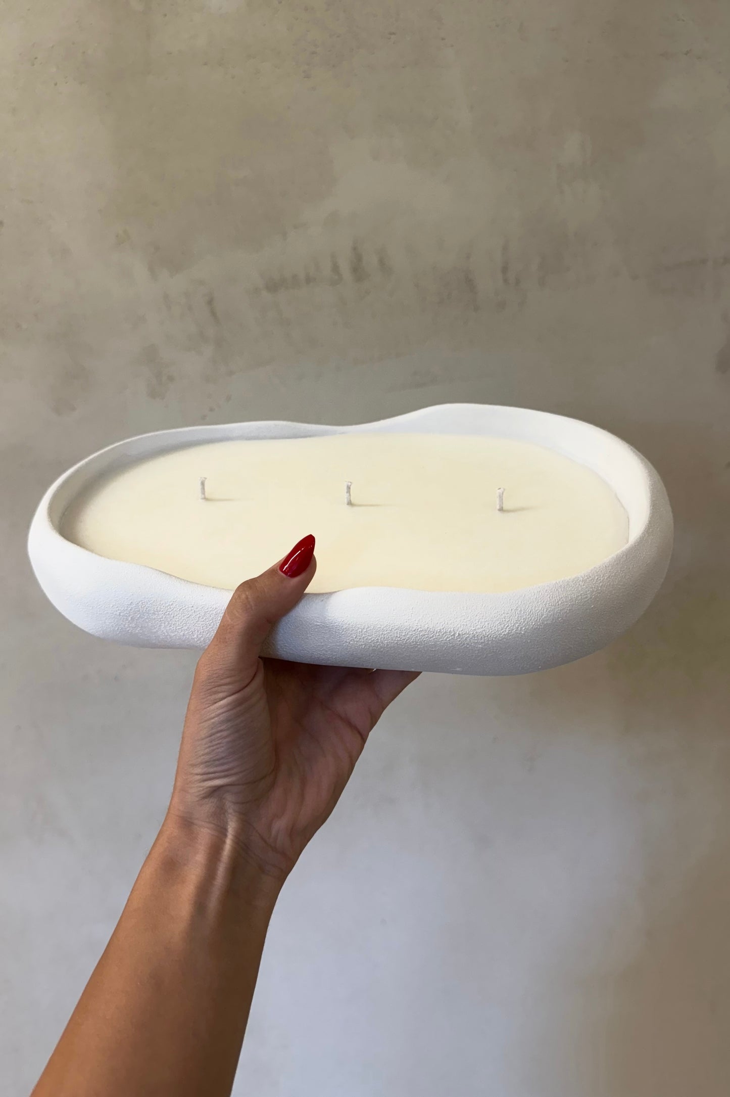 Wavy candle - large