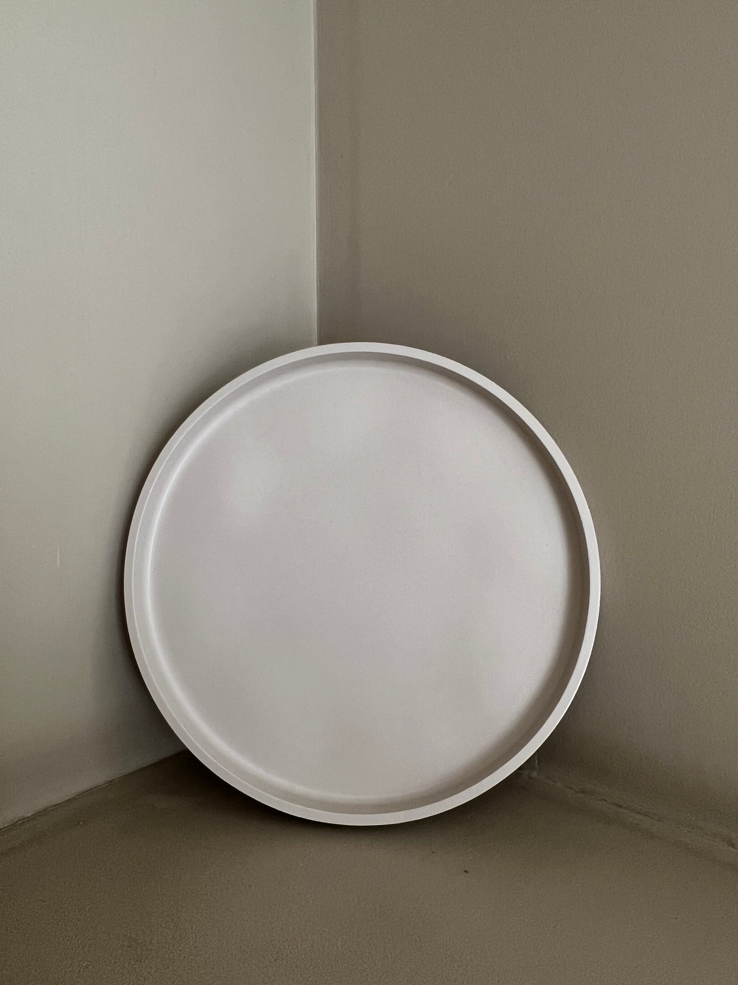 Round tray